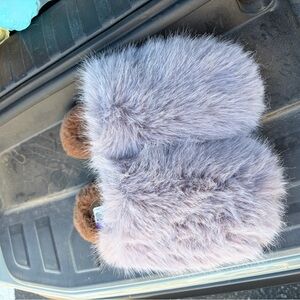 Fluffy Slippers: Size 7 woman’s